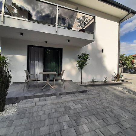 Ancsi Apartmanhaz Балатонлелле Екстер'єр фото