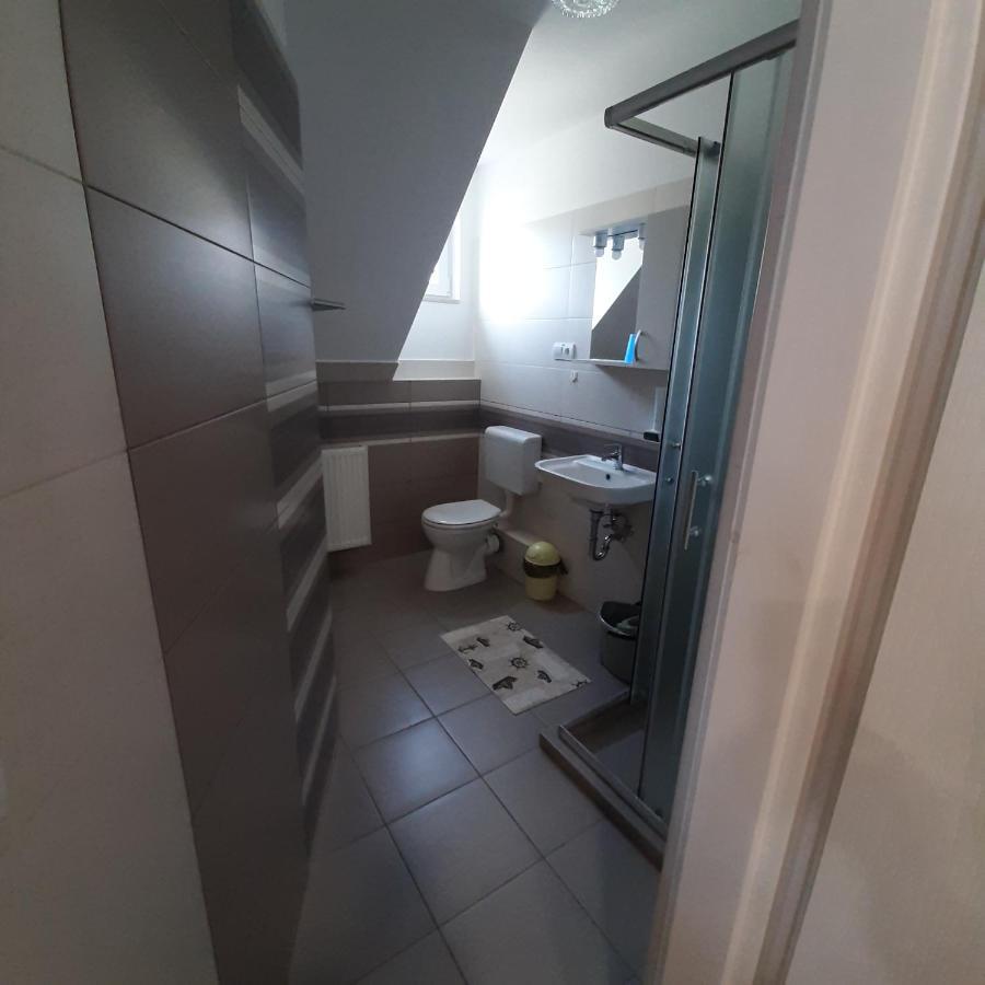 Ancsi Apartmanhaz Балатонлелле Екстер'єр фото