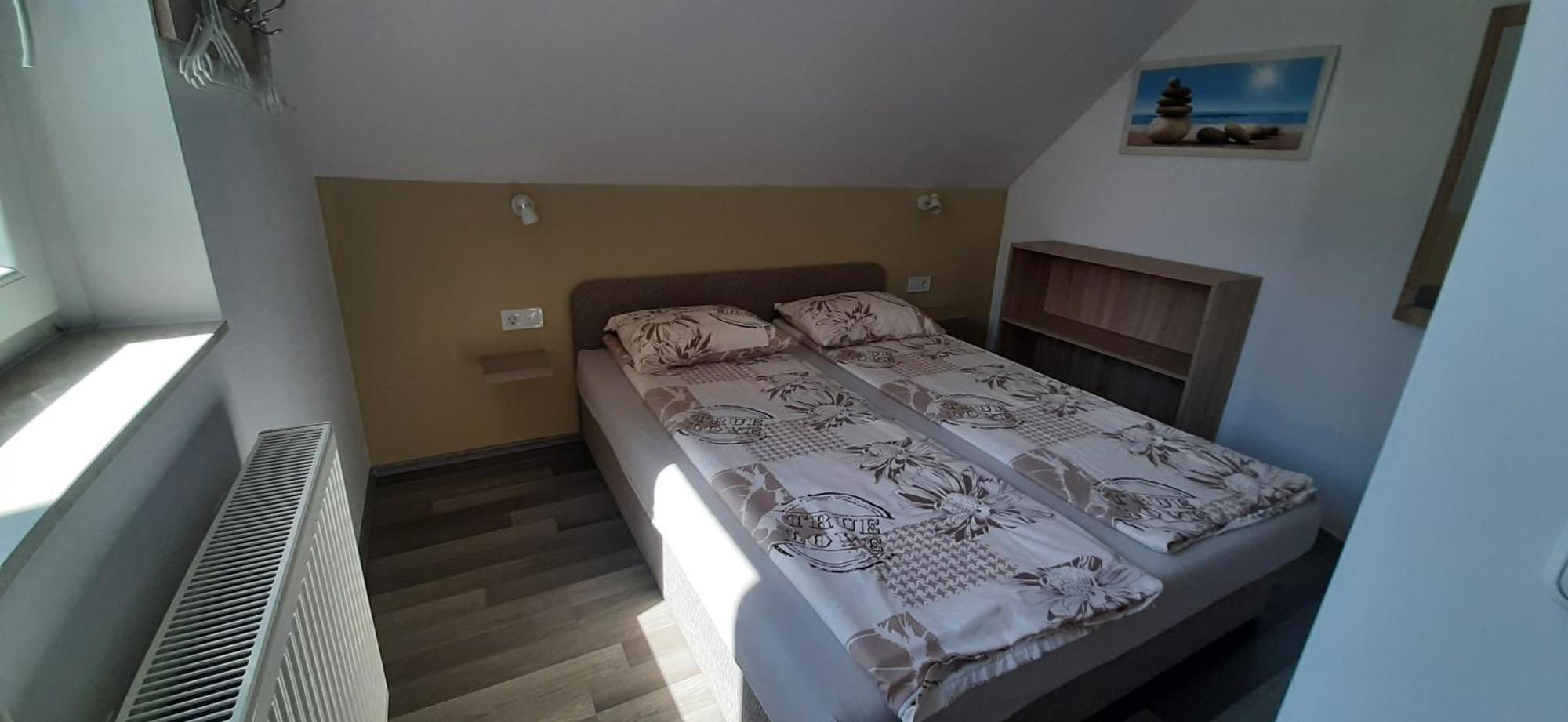 Ancsi Apartmanhaz Балатонлелле Екстер'єр фото